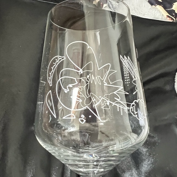 RuneScape | Rasial etched wine glass. - Picture 4 of 16